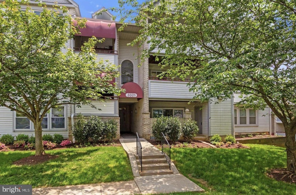 3321 Sir Thomas Dr unit 34, Silver Spring, MD 20904 - photo 1