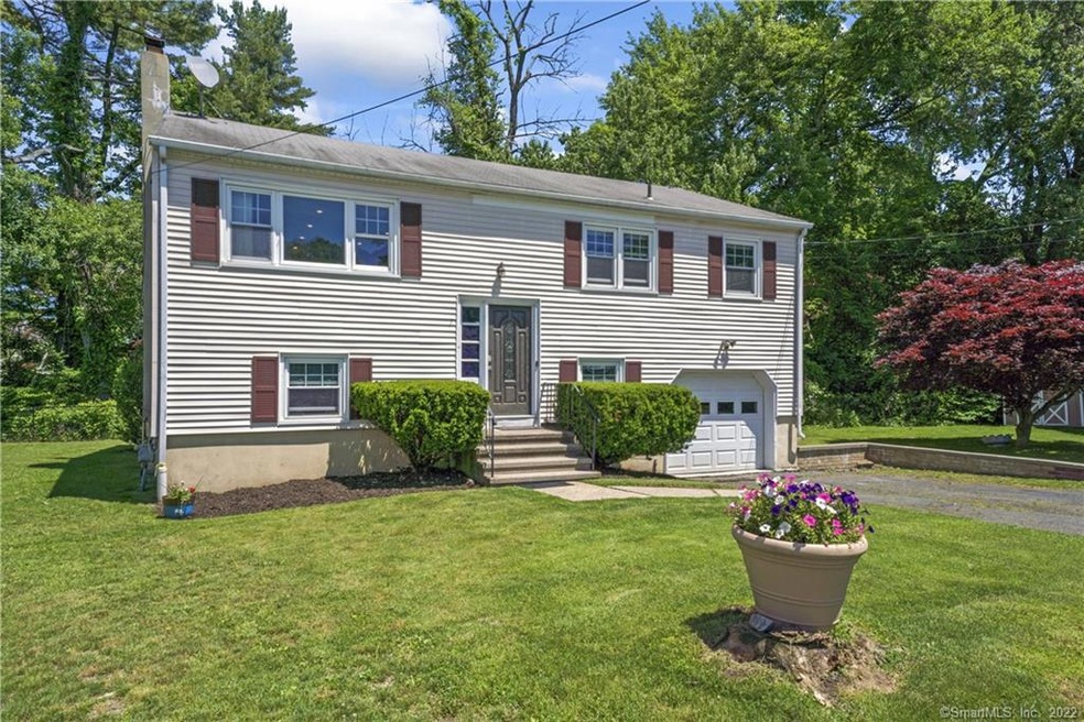 7 Kellee Ct, Norwalk, CT 06854 - photo 1