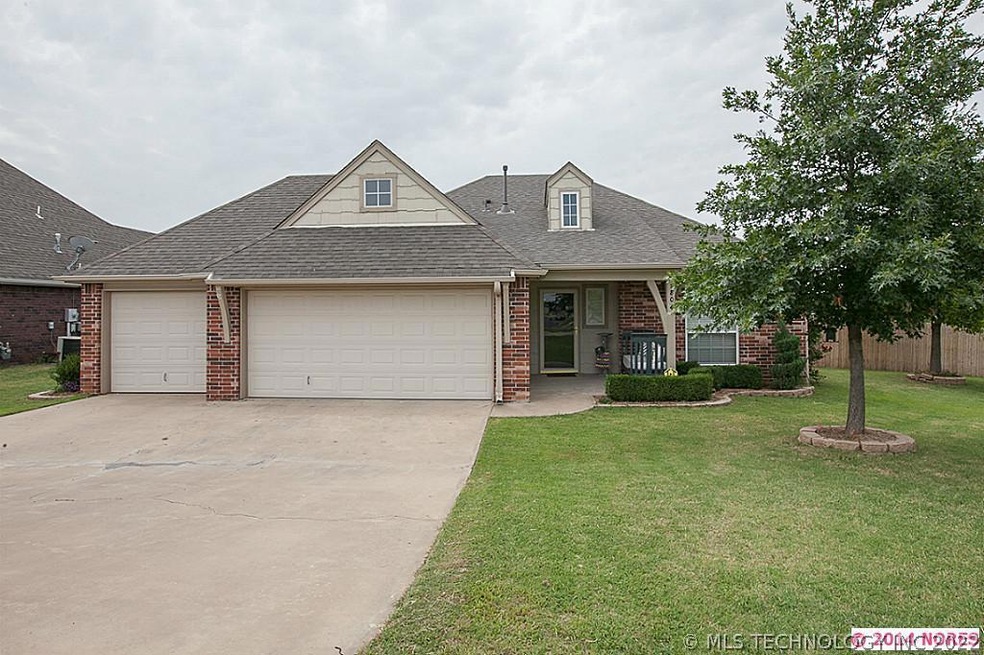 Very nice 3 bedroom, 2 bath home with 3 car garage