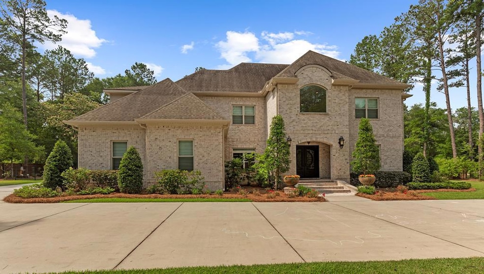 802 Liveoak Trail, Dothan, AL 36305 - photo 1