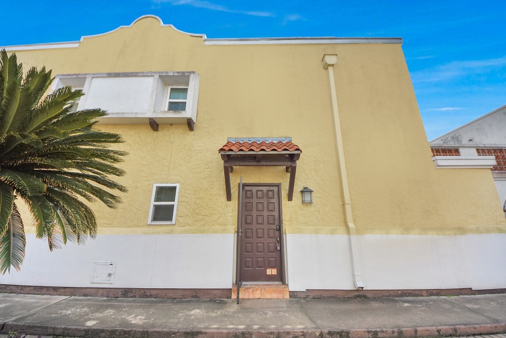 2744 Briarhurst Dr unit 23, Houston, TX 77057 - photo 1