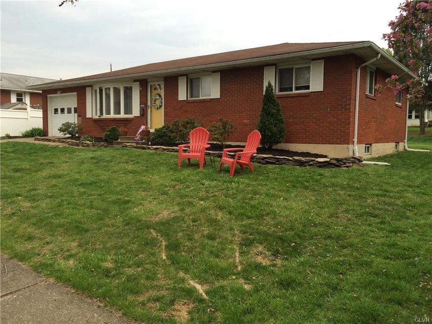 486 Greenwood Ave, Bethlehem, PA 18017 - photo 1