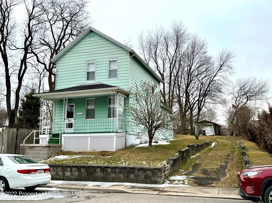 1113 Lloyd St, Scranton, PA 18508 - photo 1