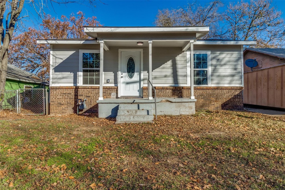 913 Chase St, Denison, TX 75020 - photo 1