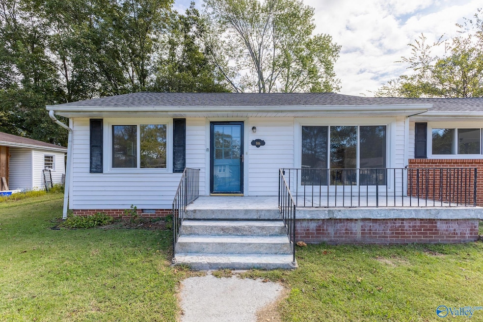 816 Giles Dr NE, Huntsville, AL 35801 - photo 1