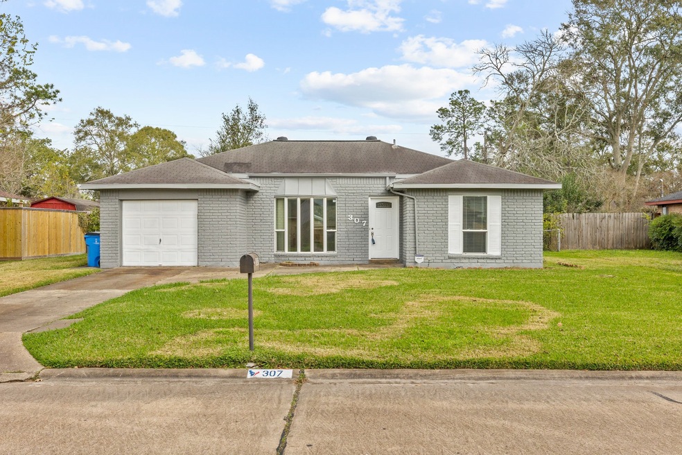 Welcome to 307 Castlelake and Welcome Home!