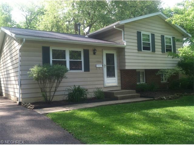 1500 Hilton Dr, Akron, OH 44313 - photo 1