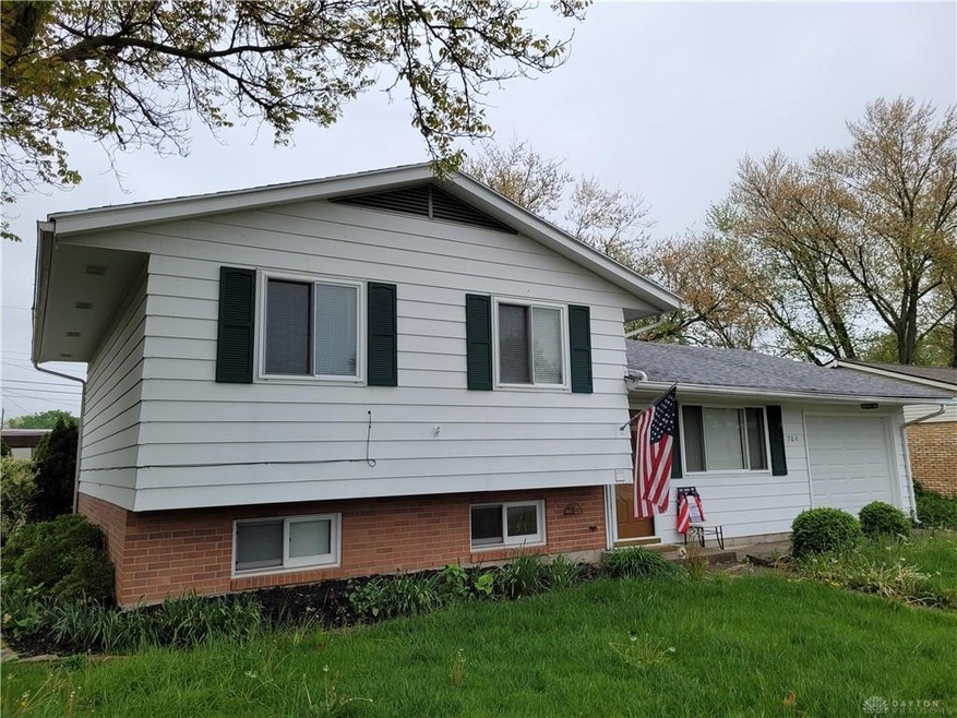 704 MAPLECREST
