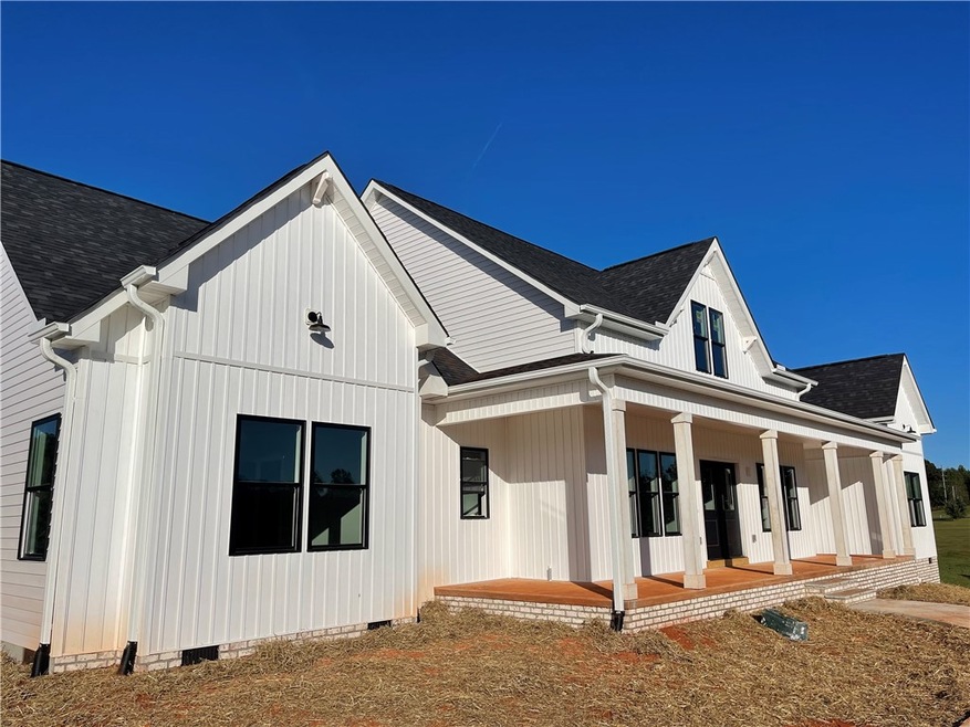 2003 Aberdeen Ln, Walhalla, SC 29691 - photo 1