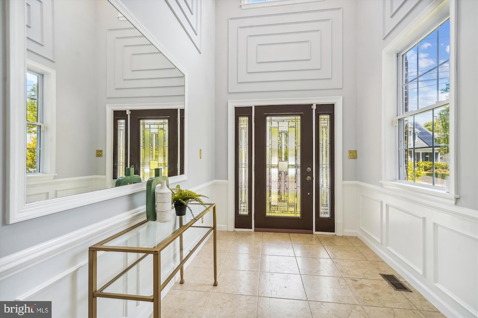 915 Lincoln Ave, Falls Church, VA 22046 - photo 1