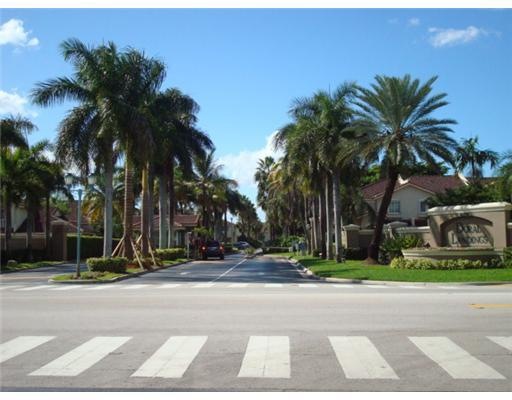 5136 NW 116th Ct, Doral, FL 33178 - photo 1