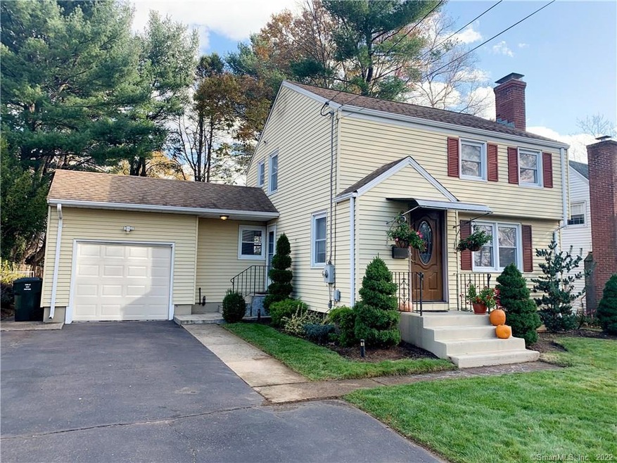 6 Shadow Ln, West Hartford, CT 06110 - photo 1