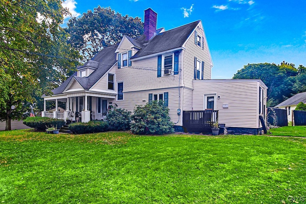 61 West St, Whitesboro, NY 13492 - photo 1