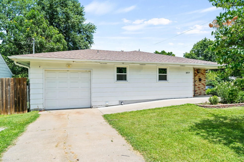 3_807 w worley st-2