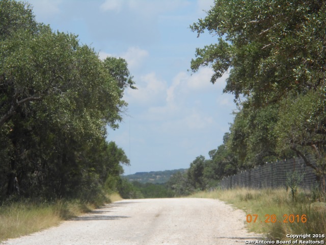 6145 County Road 251, Hondo, TX 78861 - photo 1
