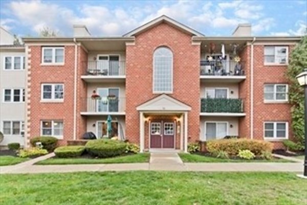 36 Maple Crest Cir unit C, Holyoke, MA 01040 - photo 1