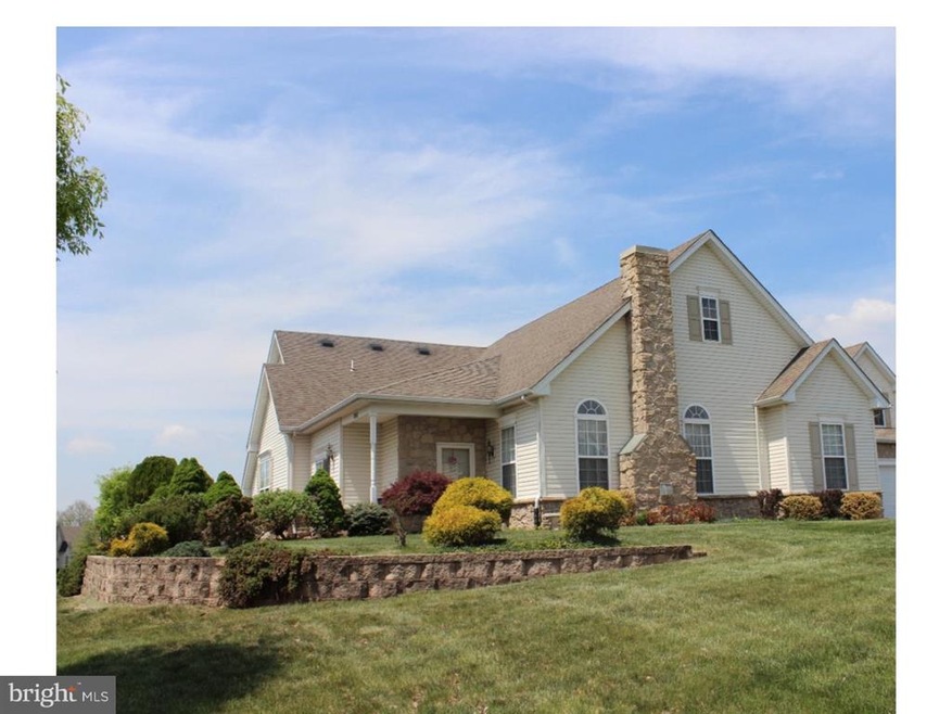 1007 Bordeaux Ln, Pennsburg, PA 18073 - photo 1