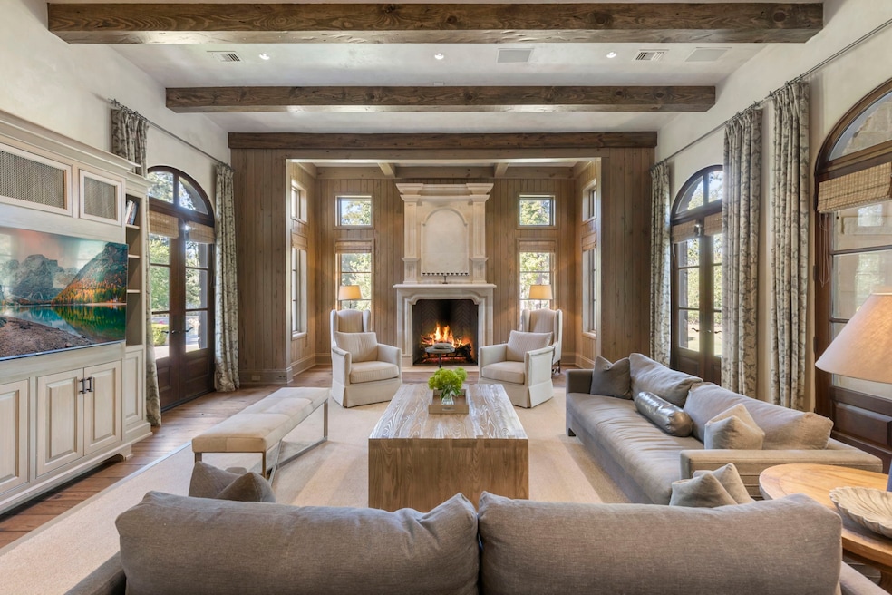 CAPTIVATING SPACES! Looking for a truly one-of-a-k