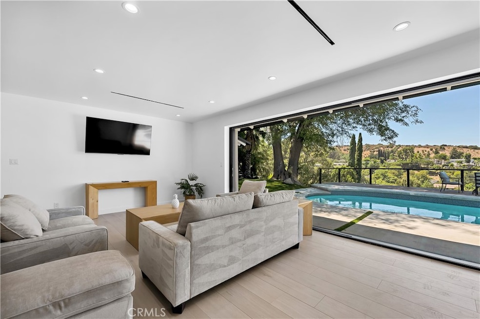 17072 Oak View Dr, Encino, CA 91436 - photo 1