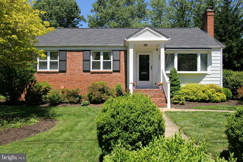 302 Kent St, Falls Church, VA 22046 - photo 1