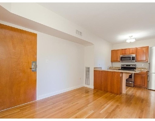 7 Henchman St unit 503, Boston, MA 02113 - photo 1