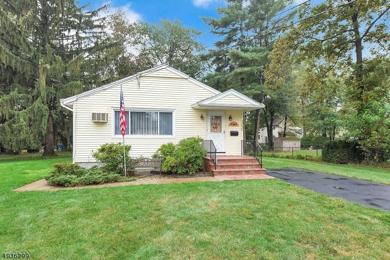 100 Summit Ave, Waldwick, NJ 07463 - photo 1