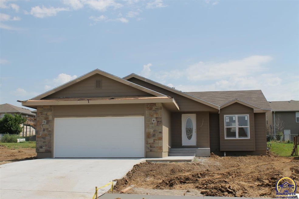 1818 SW Valley View Dr, Topeka, KS 66615 - photo 1