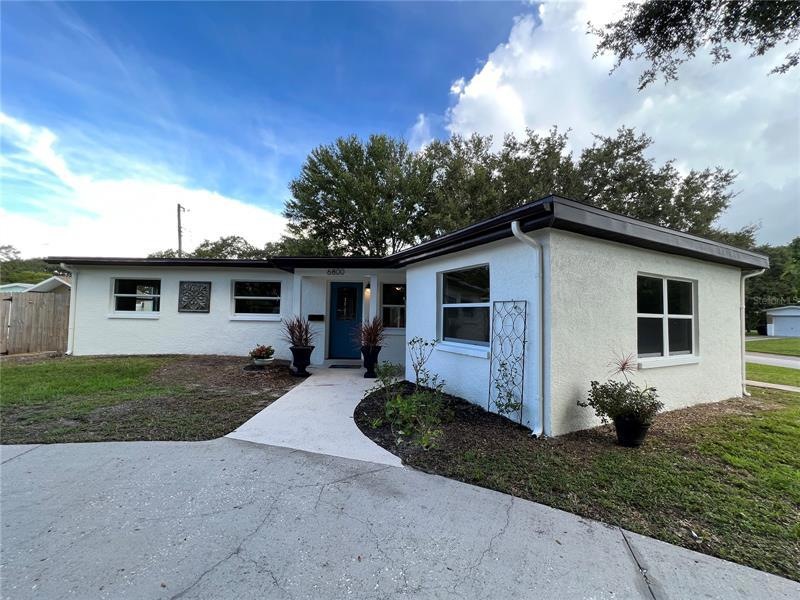 Welcome to 6800 20th St N in Meadowlawn.