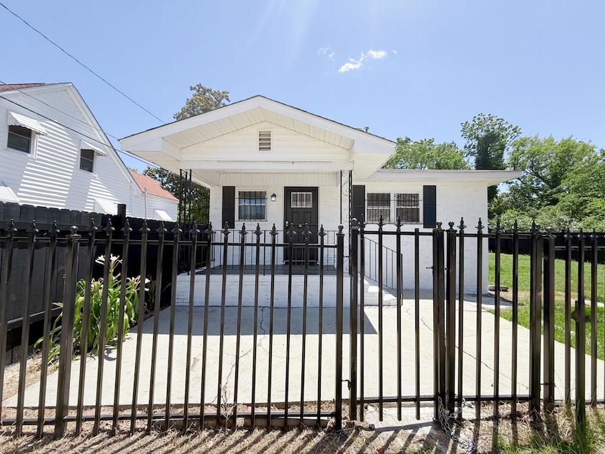 Welcome to 1502 12th St!
