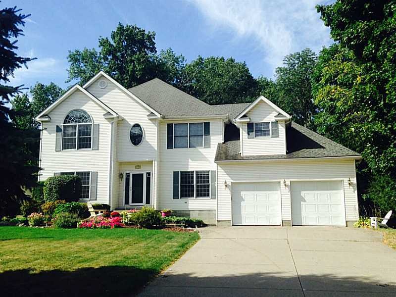 2806 Loveland Ave, Erie, PA 16506 - photo 1