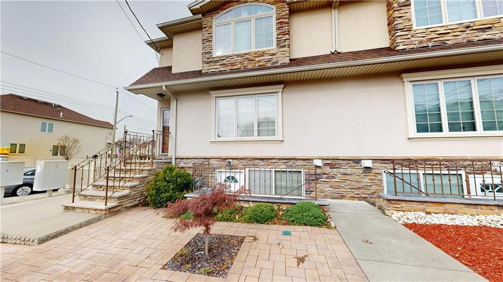 Sold $840,000 • Co-Listing Agent