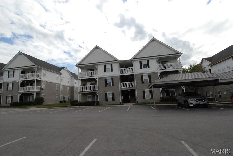 10201 Spring Creek Ln unit 2B, O Fallon, MO 63368 - photo 1