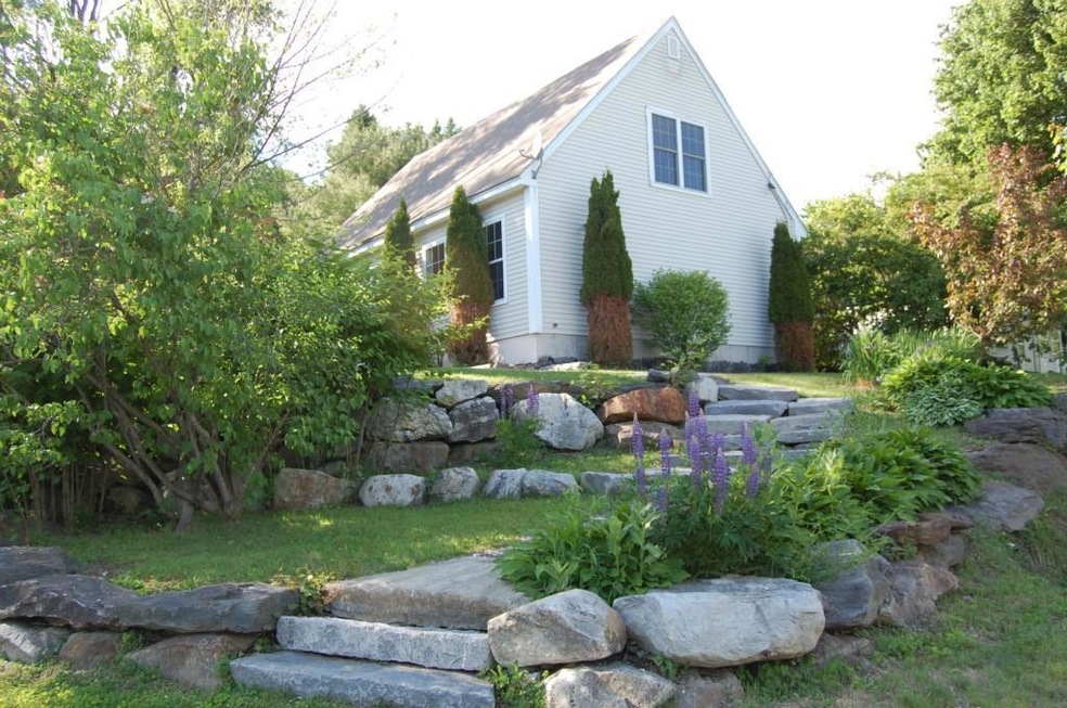This charming cape in the heart of...
