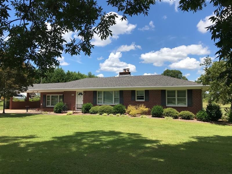 734 Jefferson Hwy, Winder, GA 30680 - photo 1