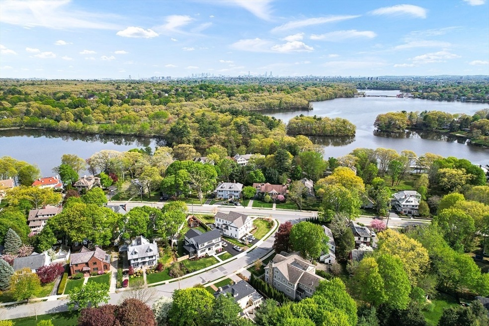 21 Sheffield W, Winchester, MA 01890 - photo 1