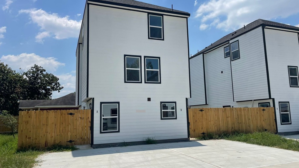 6313 Sandra St unit A, Houston, TX 77028 - photo 1