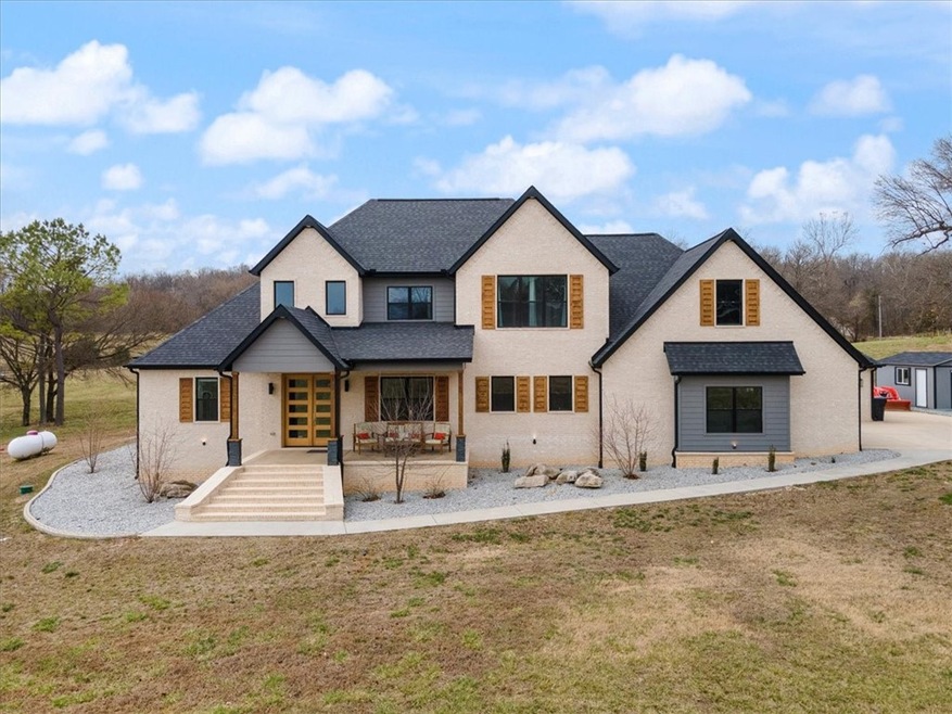 Sold $1,250,000 • Co-Listing Agent