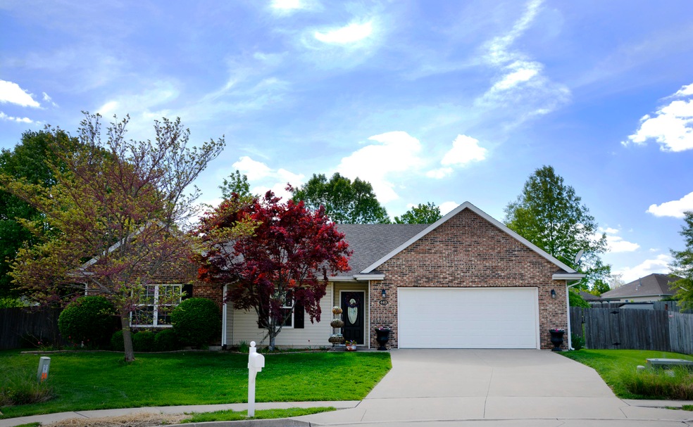4401 Crystal Rock Front