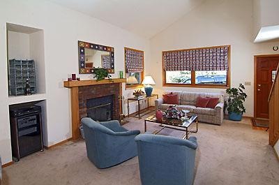 Living room features Vaulted ceilings, f