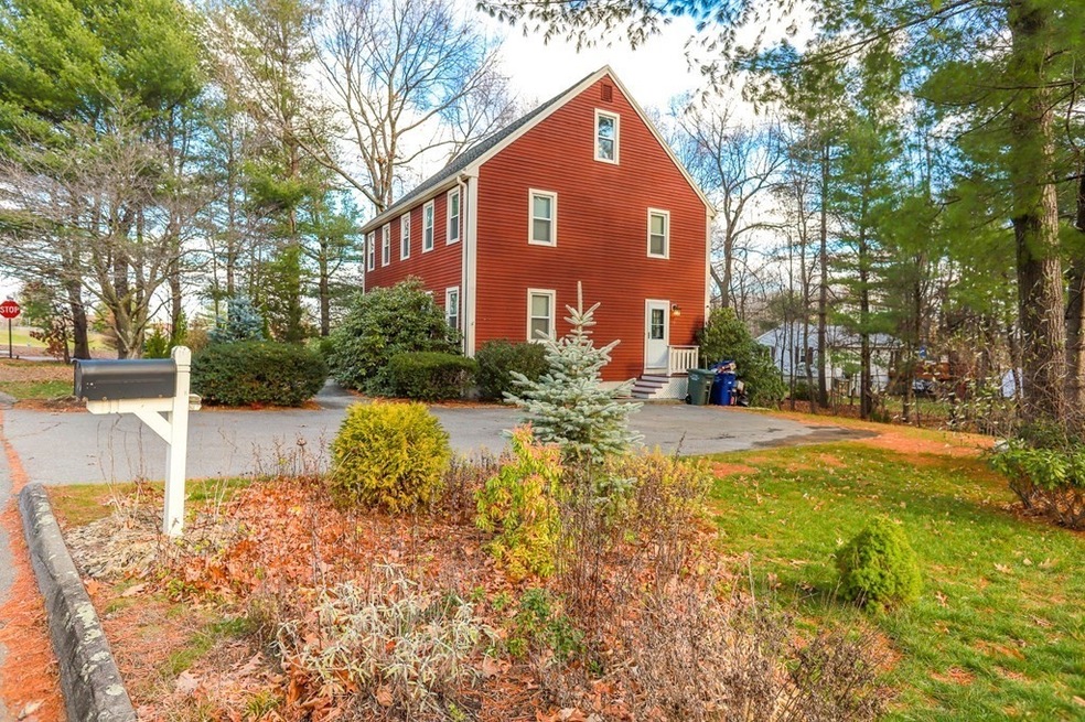 2 Lynnhaven Rd, Leominster, MA 01453 - photo 1