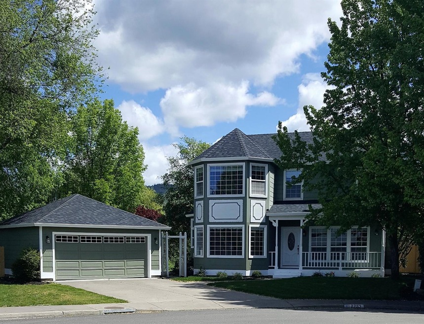 2793 Victoria Ct, Medford, OR 97504 - photo 1