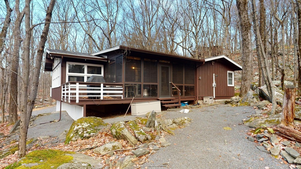 115 Hickory Dr, Hawley, PA 18428 - photo 1