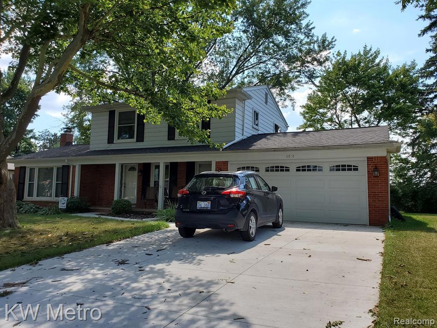 WELCOME HOME TO LESLEE CREST DRIVE