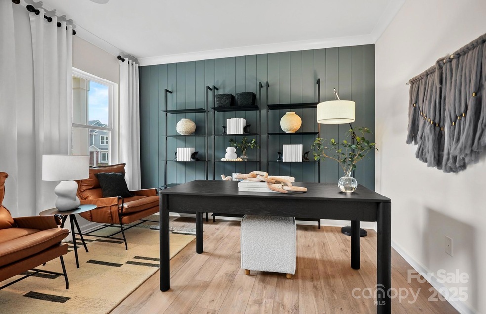 5750 Stewarts Landing Rd unit 122, Charlotte, NC 28215 - photo 1