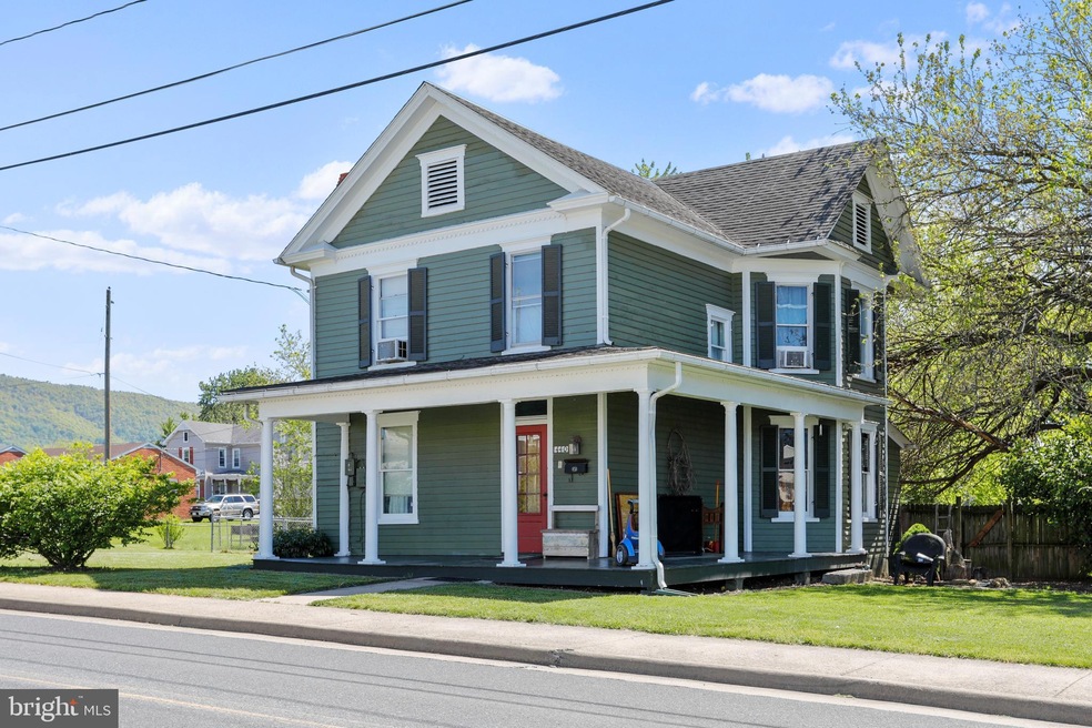 440 E Queen St, Strasburg, VA 22657 - photo 1