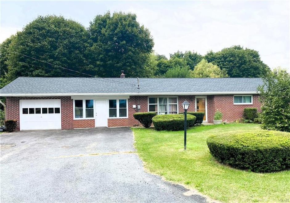 Pending $329,900 • Co-Listing Agent