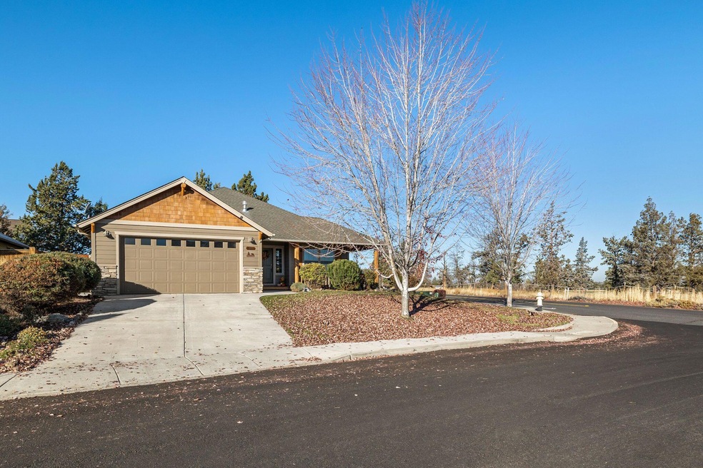 1911 SW 41st St, Redmond, OR 97756 - photo 1