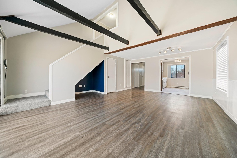 19 Boyd Rd unit 4, Londonderry, NH 03053 - photo 1