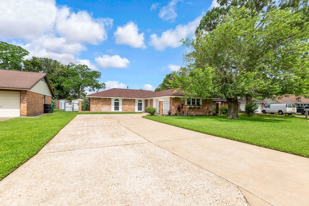 9511 Kell Cir, Houston, TX 77040 - photo 1