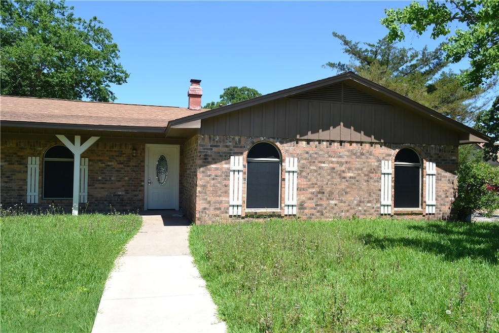 1417 Magnolia Dr, College Station, TX 77840 - photo 1